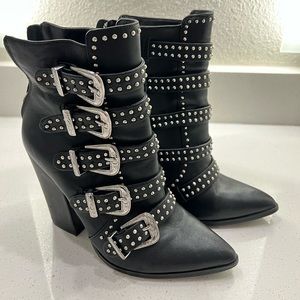 Steve Madden black booties